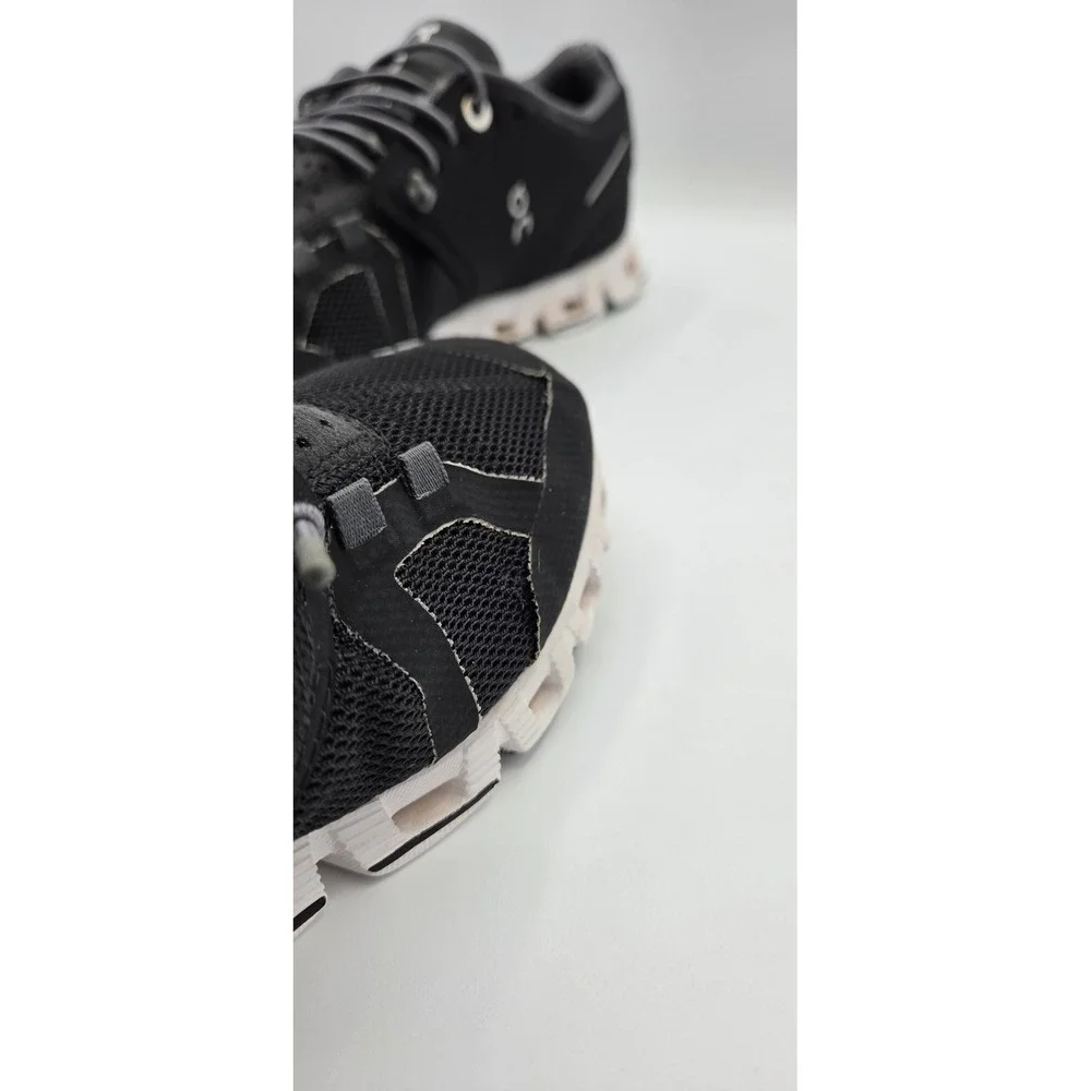 On Cloud 5 Women's Running Shoes 7.5 Black White Mesh Speed Lace Sneakers